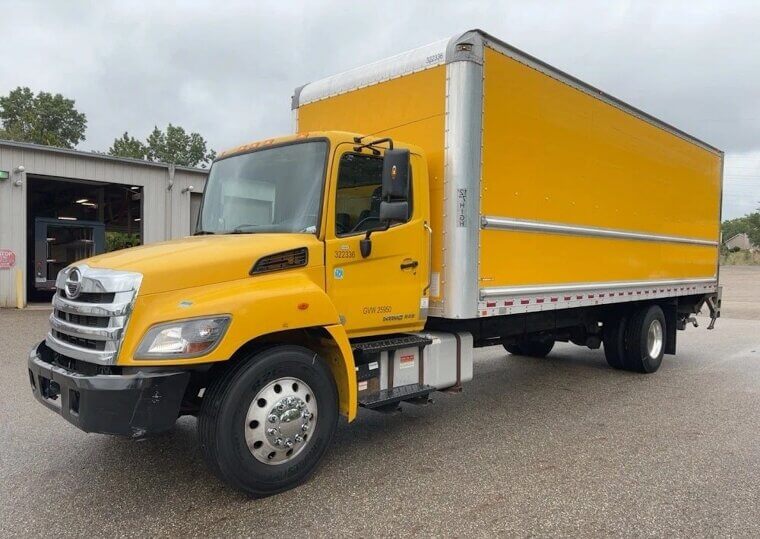 2019 Hino 268A 26' Dry Box Truck: $27,000