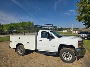 ​2017 Chevrolet 3500 Service Truck: $12,500