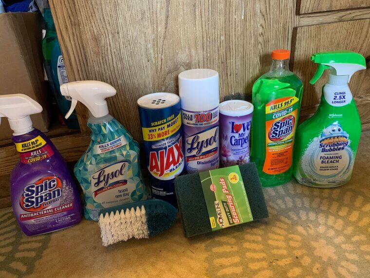 Use Vinegar and Baking Soda as Cleaners