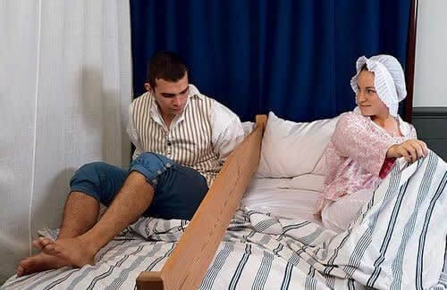 Amish Couples Share A Bed Before Marriage For One Night Only