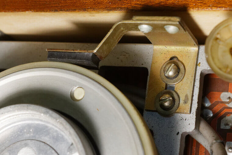 Replacing Brake Pads Without Greasing Hardware