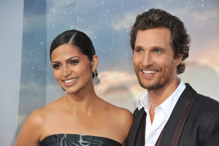 A Nightclub Meeting and a "Portuguese" Language Barrier: Matthew McConaughey (36) and Camila Alves (23) - 13 Year Difference