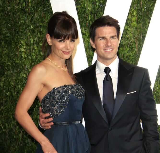 The "Top Gun" Proposal and a 16-Year Age Gap: Tom Cruise (42) and Katie Holmes (26)