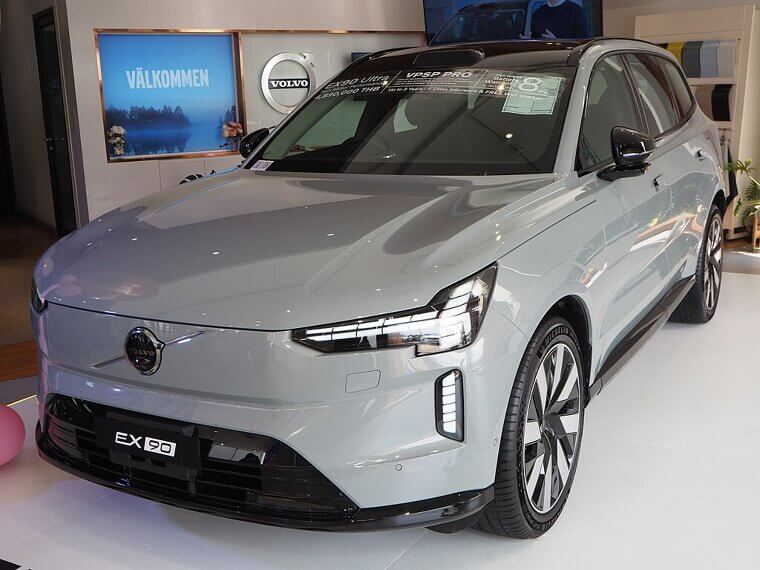 2025 Volvo EX90