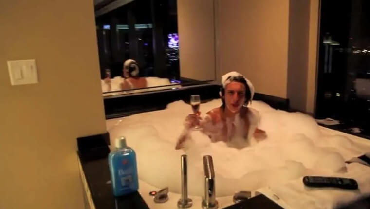 Vegas Man Celebrates 21st With Bubbly Bath