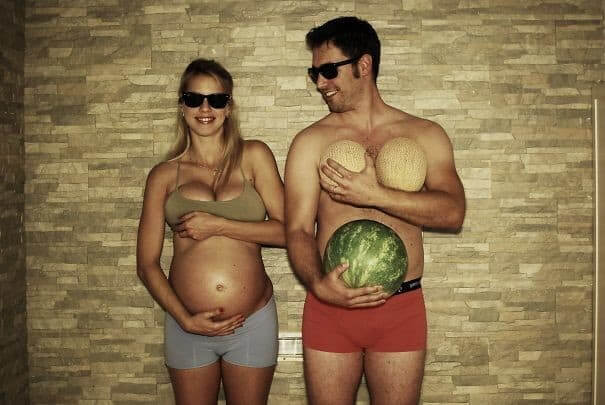 This is How You Take A Pregnancy Photo