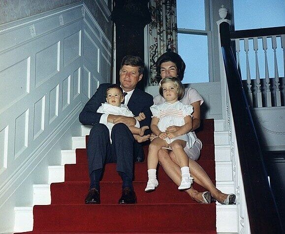 Tragedy Struck Once More in 1963 When Jackie Fell Pregnant