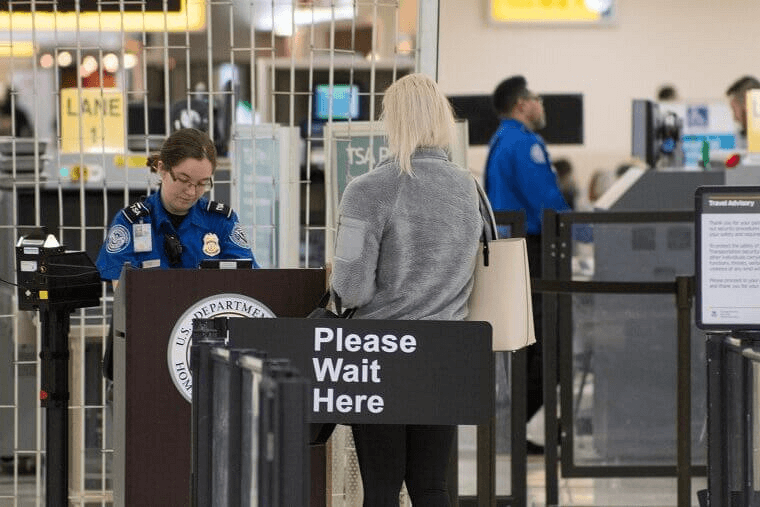 Things to Never Say to a TSA Agent at the Airport