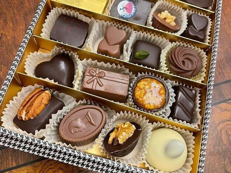 Neuhaus Belgian Chocolate Moments Smurfs Popping Milk Chocolates With Cookies