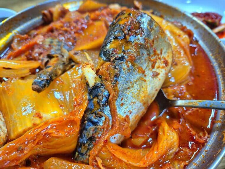 Pinocchio Stewed Aged Kimchi With Mackerel