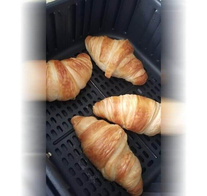 Revive Stale Pastries With Water & an Air Fryer