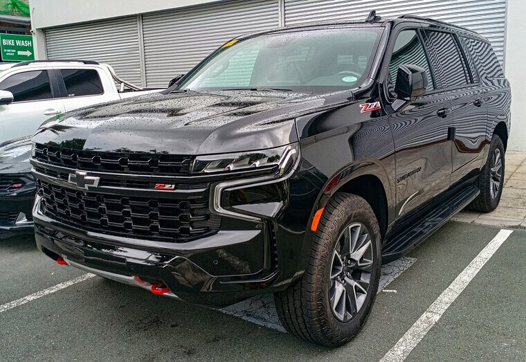 Chevrolet Suburban 6.2L V-8