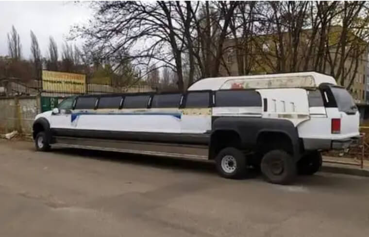 Un camping-car et une limousine en un seul véhicule