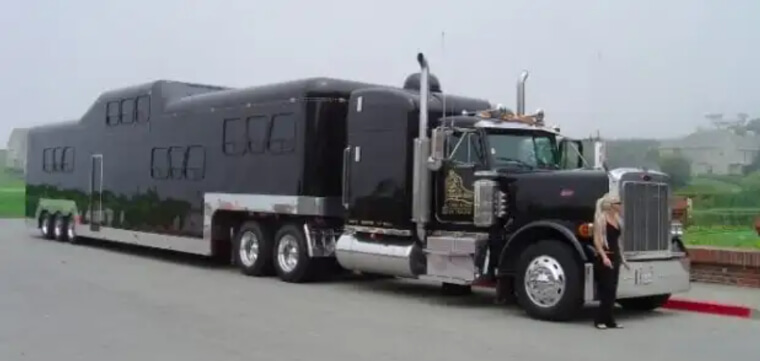 Le cavalier de minuit arrive en ville