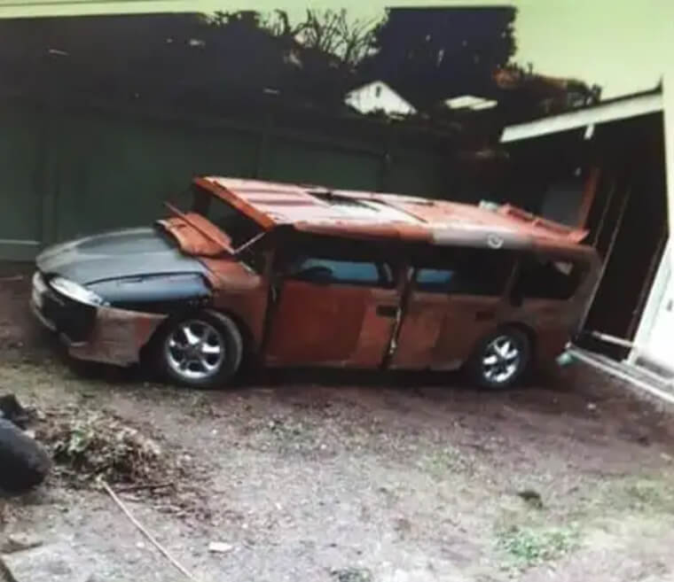 Achète une limousine artisanale sur Craigslist