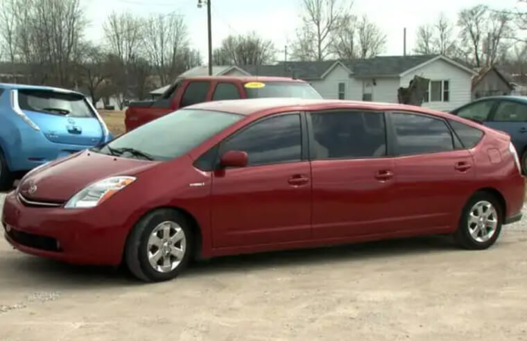 La Prius devient une fourgonnette puis une limousine