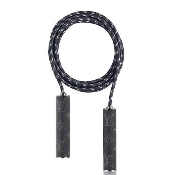 810 $ Cuerda de saltar Louis Vuitton