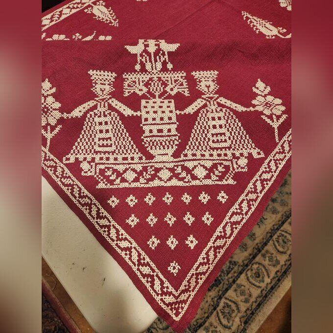 Embroidered Linen Tablecloths
