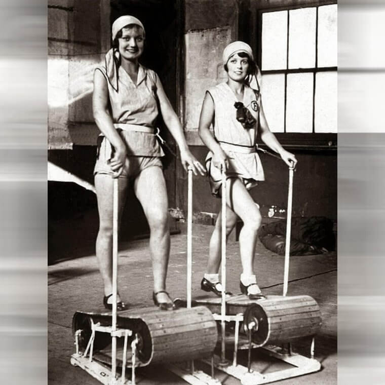 Garotas Da Década De 1920 Malhando Nessa Esteira Antiga