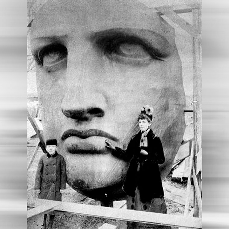 Diga Olá Para A Cabeça Da Estátua Da Liberdade Em 1885