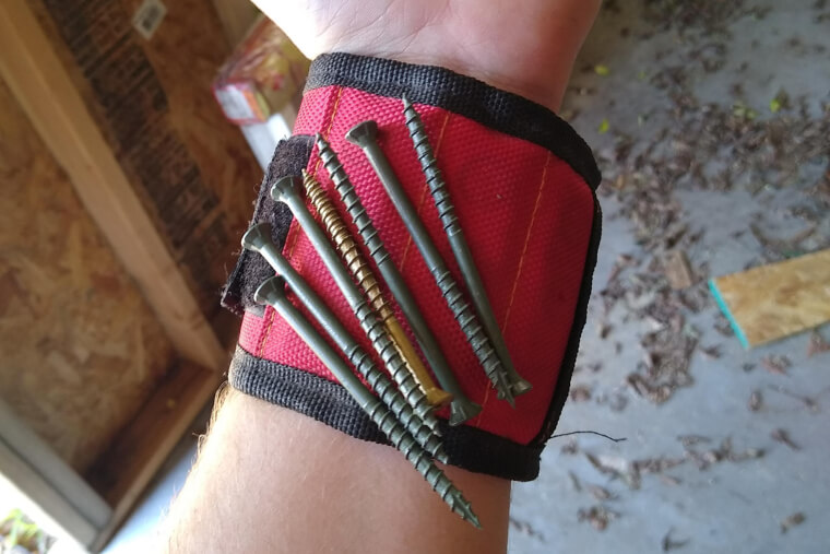 Magnetic Wristband for Holding Screws and Nails