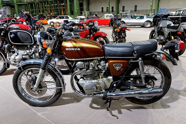 Honda CB450 “Black Bomber”