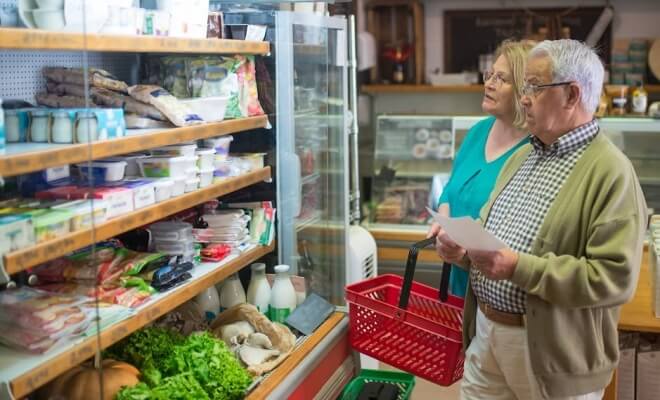 Grocery Shopping Habits Older Adults Still Have From the 1960s and 70s