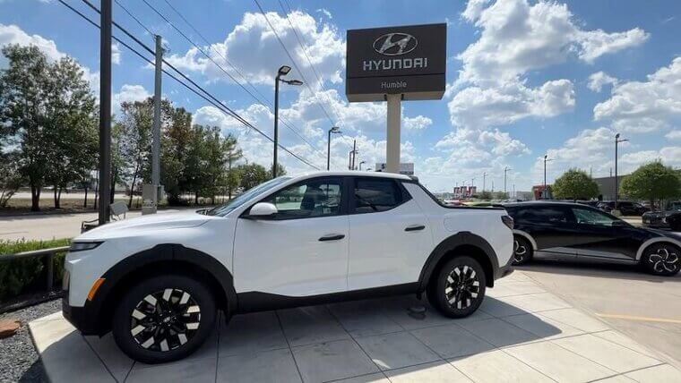 2025 Hyundai Santa Cruz - $25,493