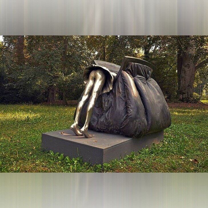 Monument to a Woman's Handbag - Italy