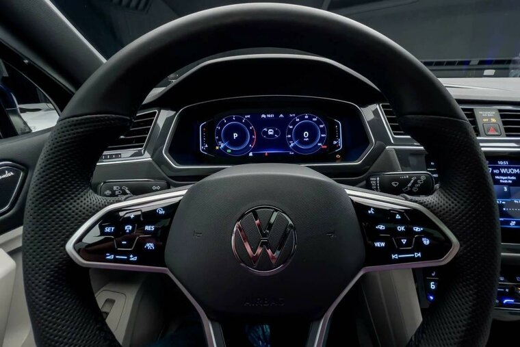 Built-In Phone Dials on Steering Wheels