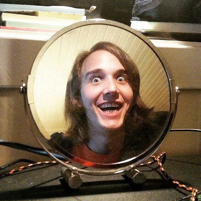 For Anyone Working as In-Person Customer Service, Put a Mirror Behind You at Work