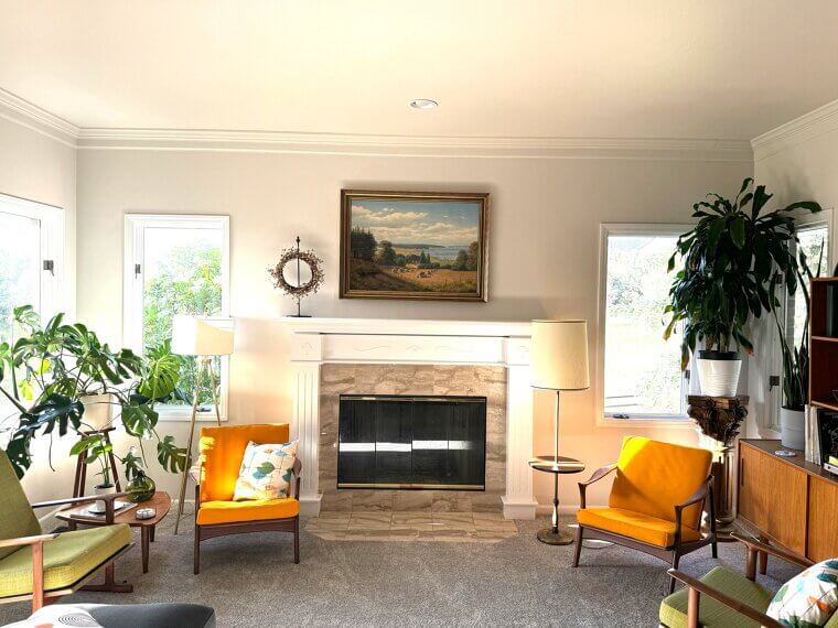 Mid-Century Modern Furniture Pieces