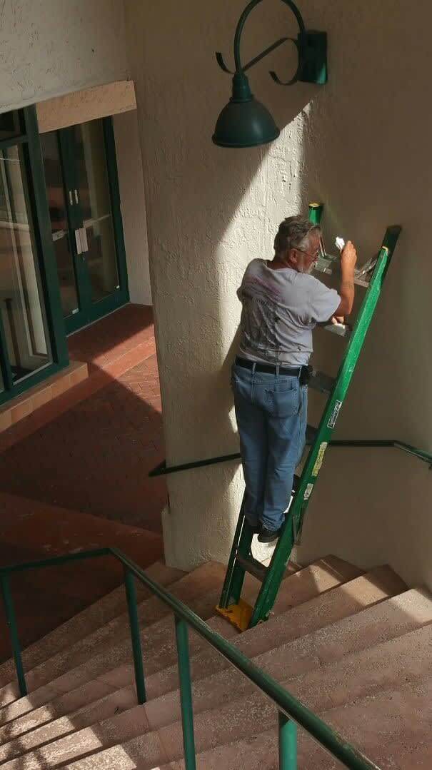 He Forgot How To Use The Ladder