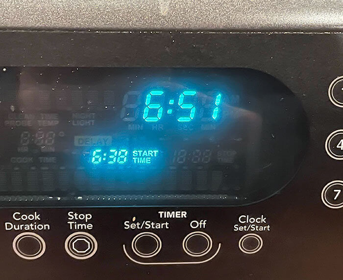 An Oven That Remembers What Time You Start Cooking Incase You Forget