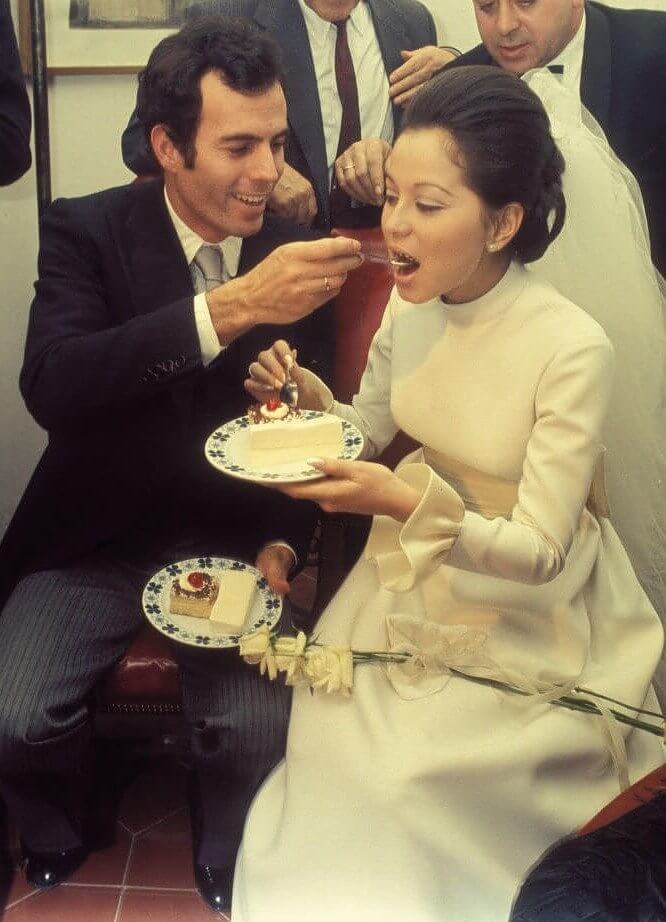 Julio Iglesias and Isabel Preysler, 1971: A Secret Pregnancy and Paparazzi Chaos Defined the "Wedding of the Year"
