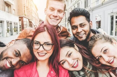 Millennials Are Looking Back At '90s Trends And Realizing How Old They Really Are