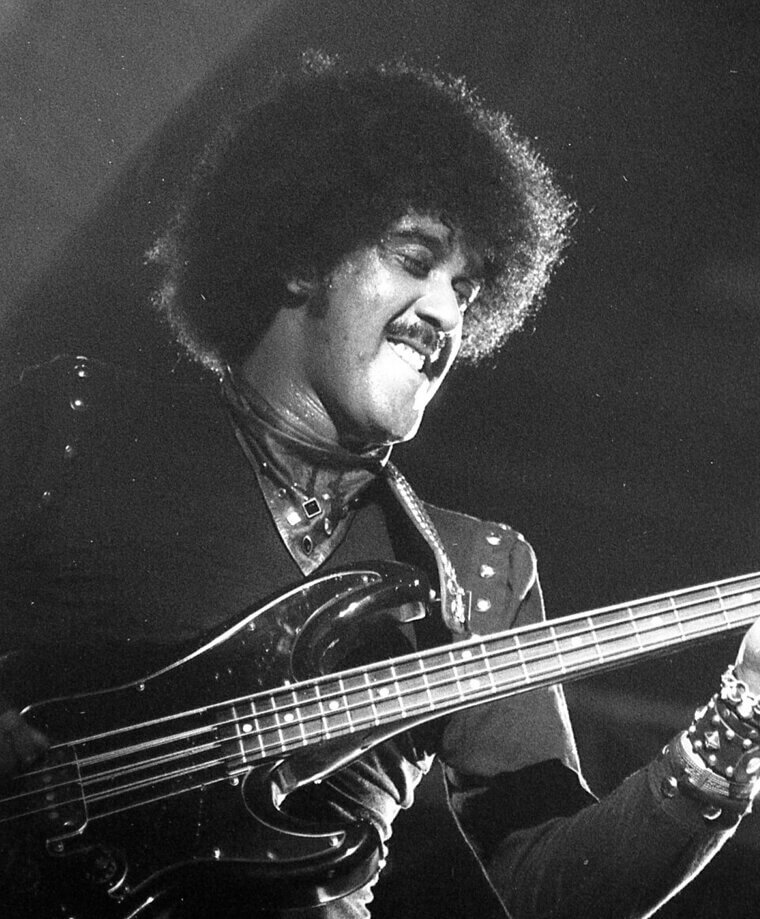 Phil Lynott (Thin Lizzy) – The Dublin Bass Poet Who Conquered the World With Twin Guitars and Earned a Hometown Statue