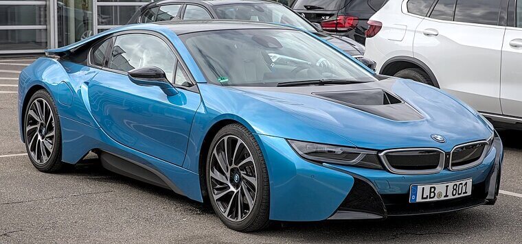 26. BMW I8