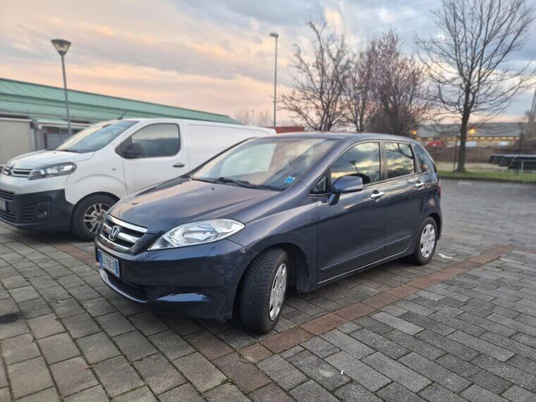 Honda FR-V (2004–2009)