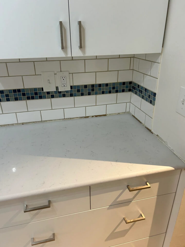 Formica Backsplashes: The One-Piece Plastic Look
