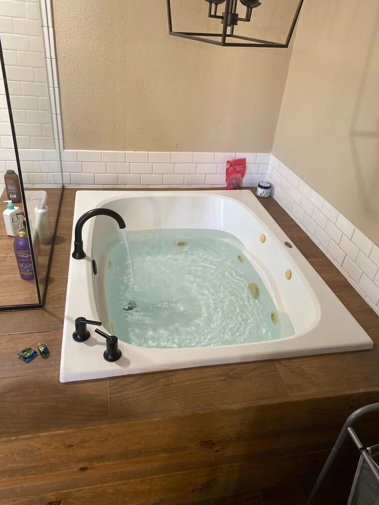 Oversized Whirlpool Tubs: The Dust Collector of the Master Bath