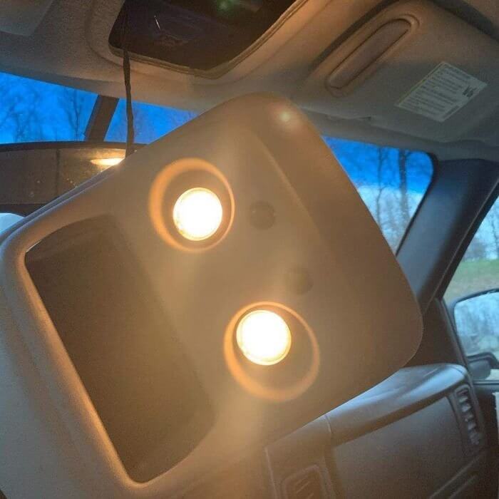 소리지르는 천장 콘솔