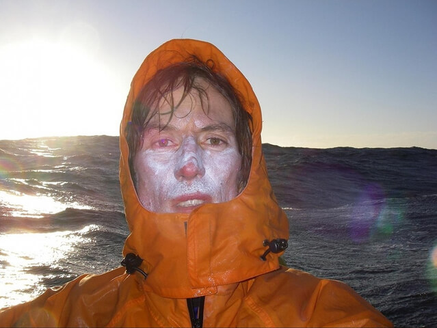 그는 어디로 간 것인가요?