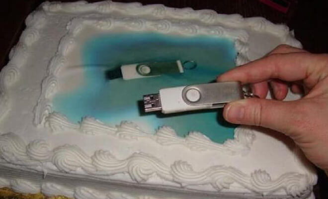 Photos That Show What Can Happen When Someone Is Easily Distracted