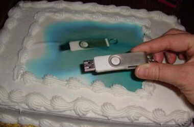 Photos That Show What Can Happen When Someone Is Easily Distracted