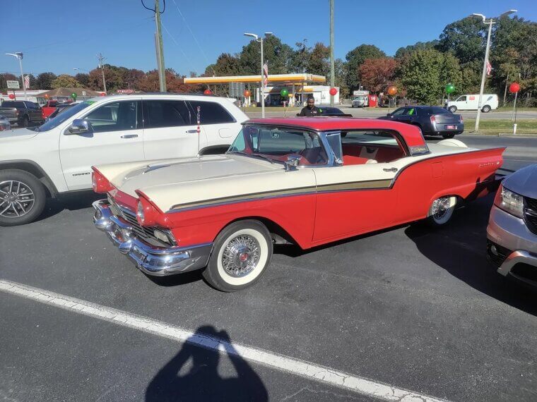 1957: Ford Fairlane 500 Skyliner