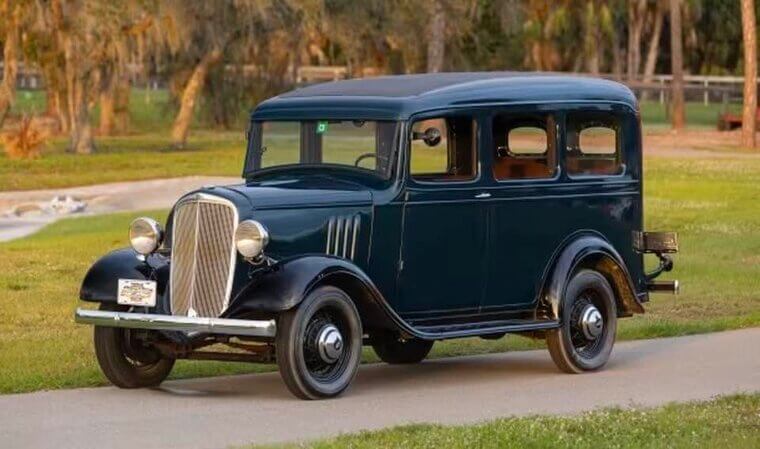 1935: Chevrolet Suburban Carryall