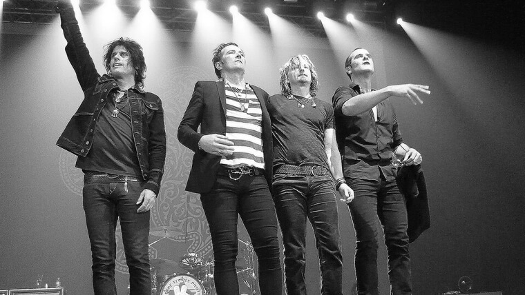 Stone Temple Pilots Vote to Oust Troubled Singer Scott Weiland