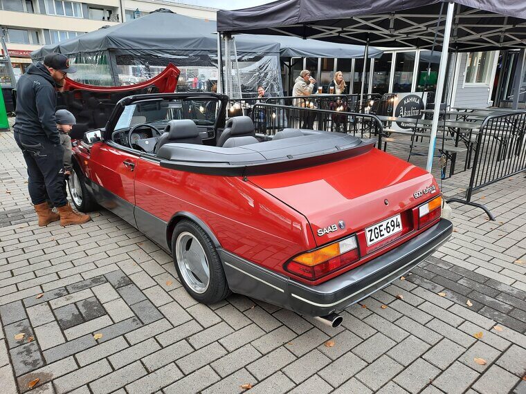 Saab 900 Convertible