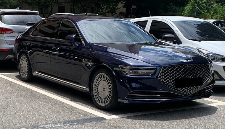 Genesis G90